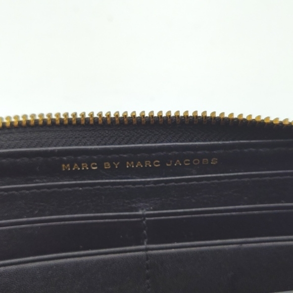Marc By Marc Jacobs Leather Wallet - Picture 9 of 11